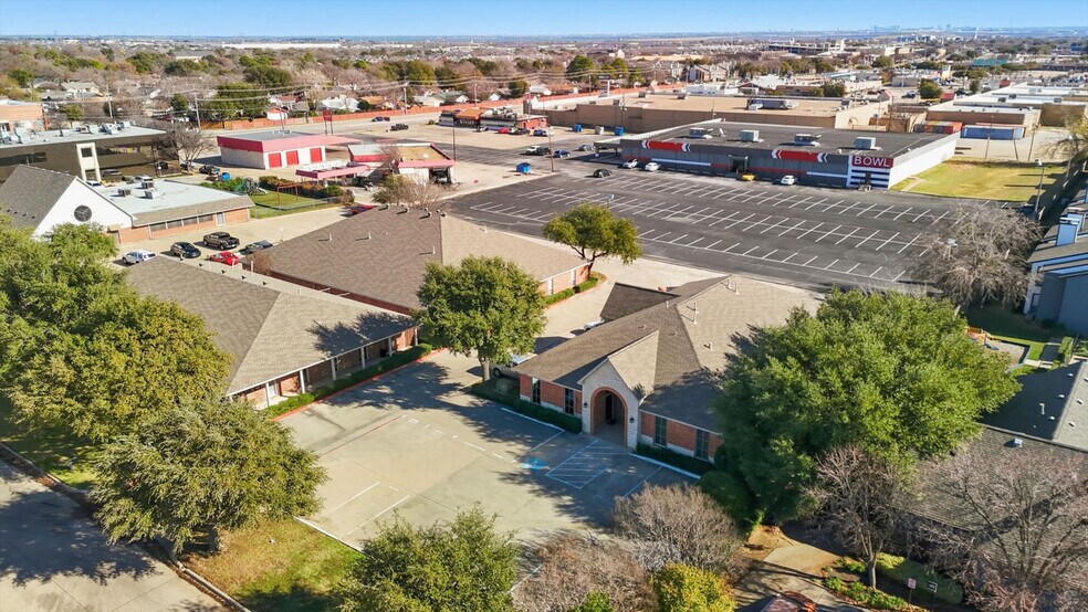105 Kathryn Drive portefeuille de 3 biens à vendre sur LoopNet.fr - Photo de l’immeuble – Image 1 sur 4