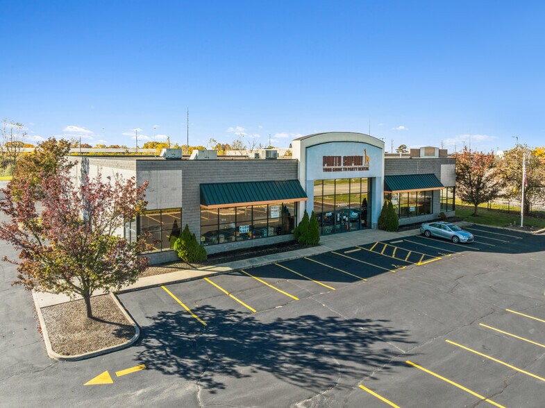 21600 Miles Rd, North Randall, OH à louer - Photo de l’immeuble – Image 1 sur 28