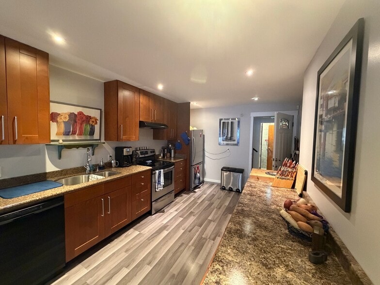 418 Marine Dr, Gibsons, BC à vendre - Photo intérieure – Image 2 sur 9