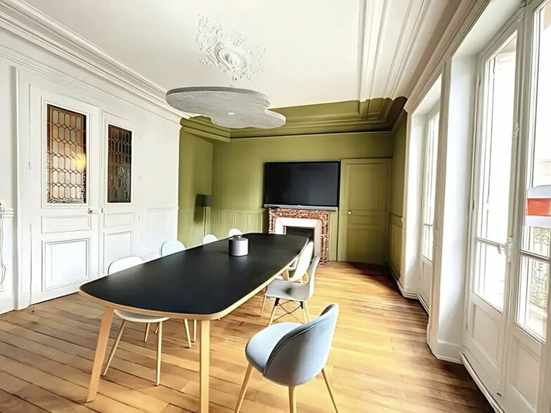 Bureau dans Paris à louer - Photo de l’immeuble – Image 2 sur 3