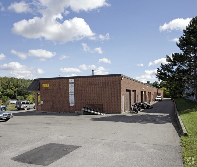 305 Armstrong Ave, Halton Hills, ON à louer - Photo de l’immeuble – Image 2 sur 2