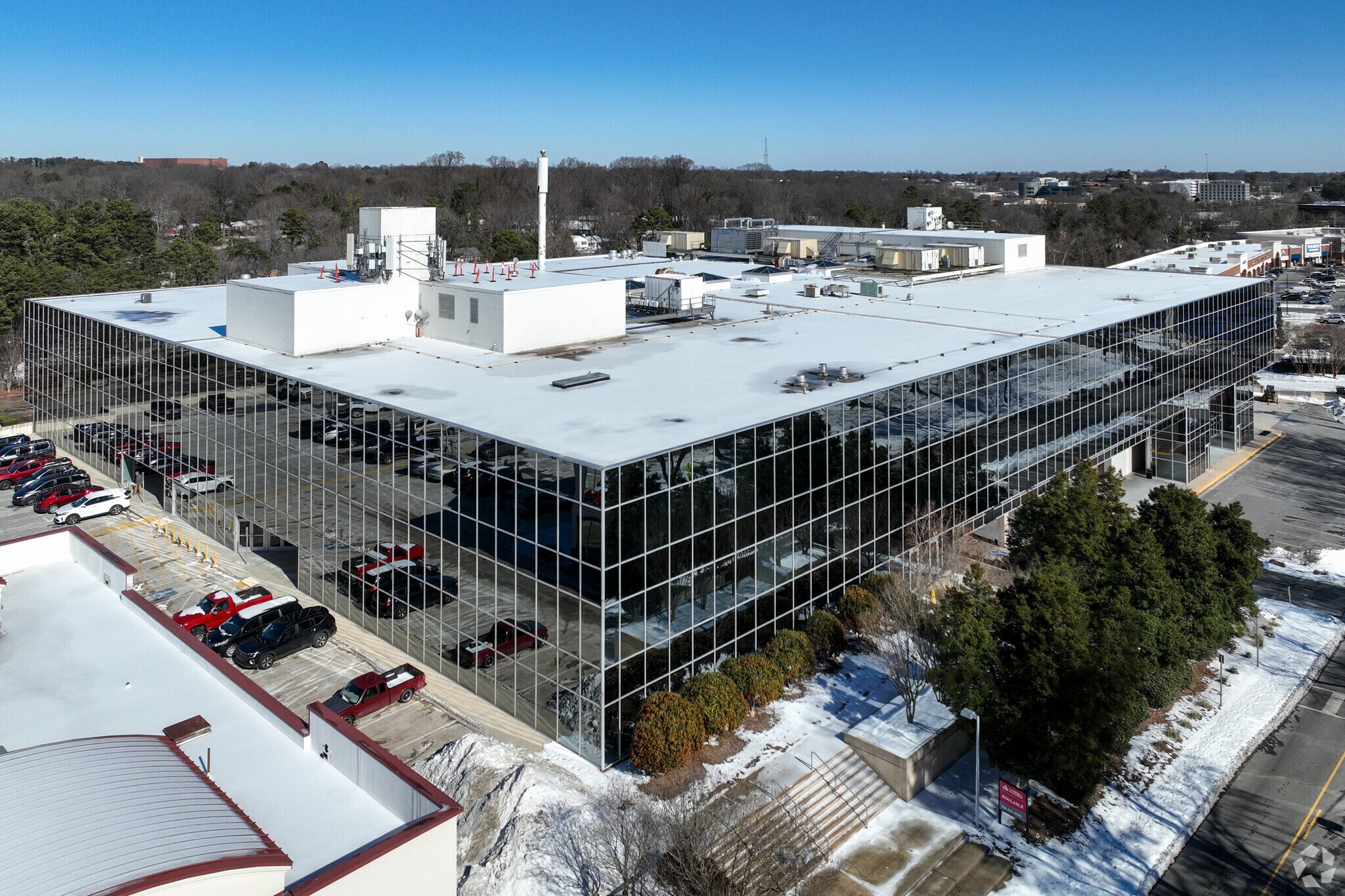 3200 Northline Ave, Greensboro, NC à louer Photo de l’immeuble– Image 1 sur 9