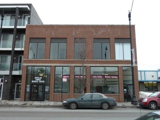 3111 W Armitage Ave, Chicago, IL à louer - Photo de l’immeuble – Image 3 sur 15