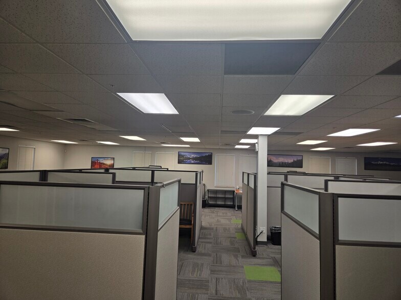 3204-3210 N Canyon Rd, Provo, UT à louer - Photo de l’immeuble – Image 2 sur 24