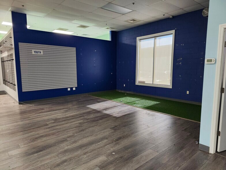 702 Mall Blvd, Savannah, GA à louer - Photo de l’immeuble – Image 2 sur 14