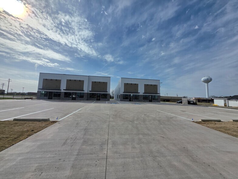 1205 Quinlan Pkwy, Quinlan, TX à louer - Photo de l’immeuble – Image 1 sur 11
