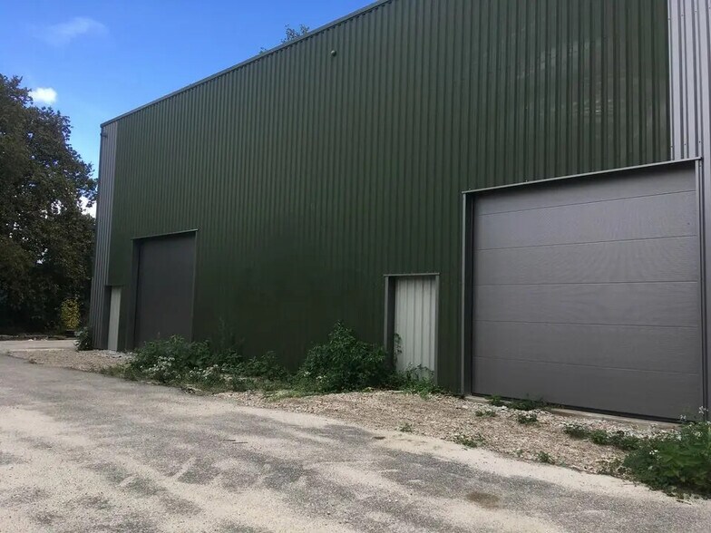 Local d’activités dans Bruges à louer - Photo de l’immeuble – Image 3 sur 9