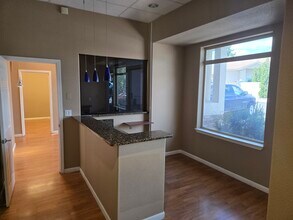 1160 Selmi Dr, Reno, NV à louer Photo intérieure– Image 2 sur 6
