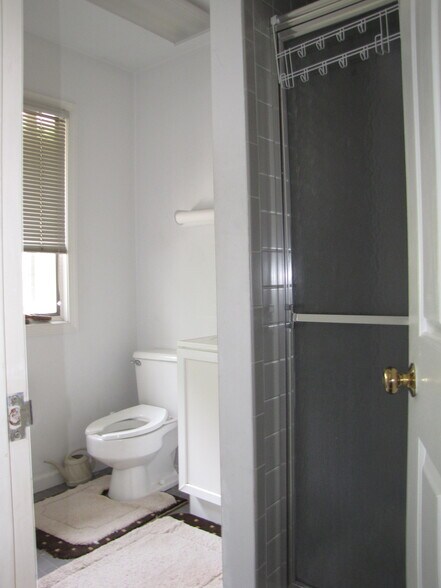 518 Clifton Ave, Clifton, NJ à louer - Photo de l’immeuble – Image 3 sur 16