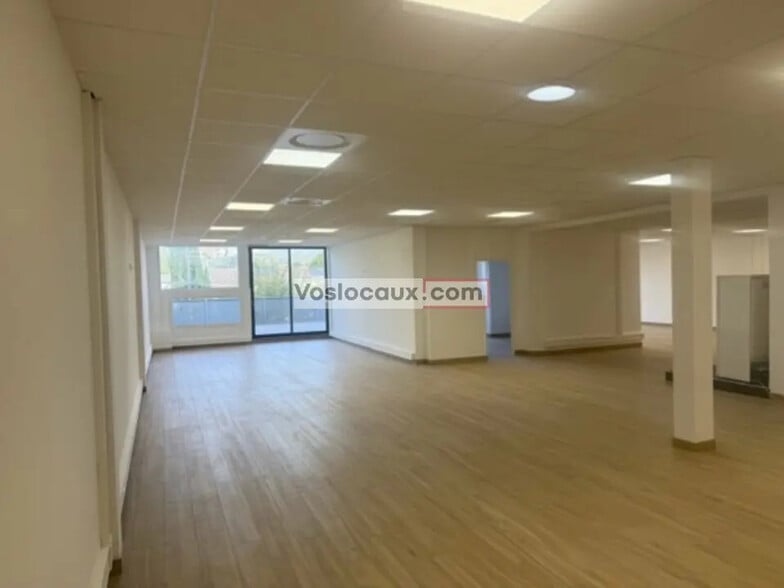 Bureau dans Antibes à louer - Photo de l’immeuble – Image 2 sur 4