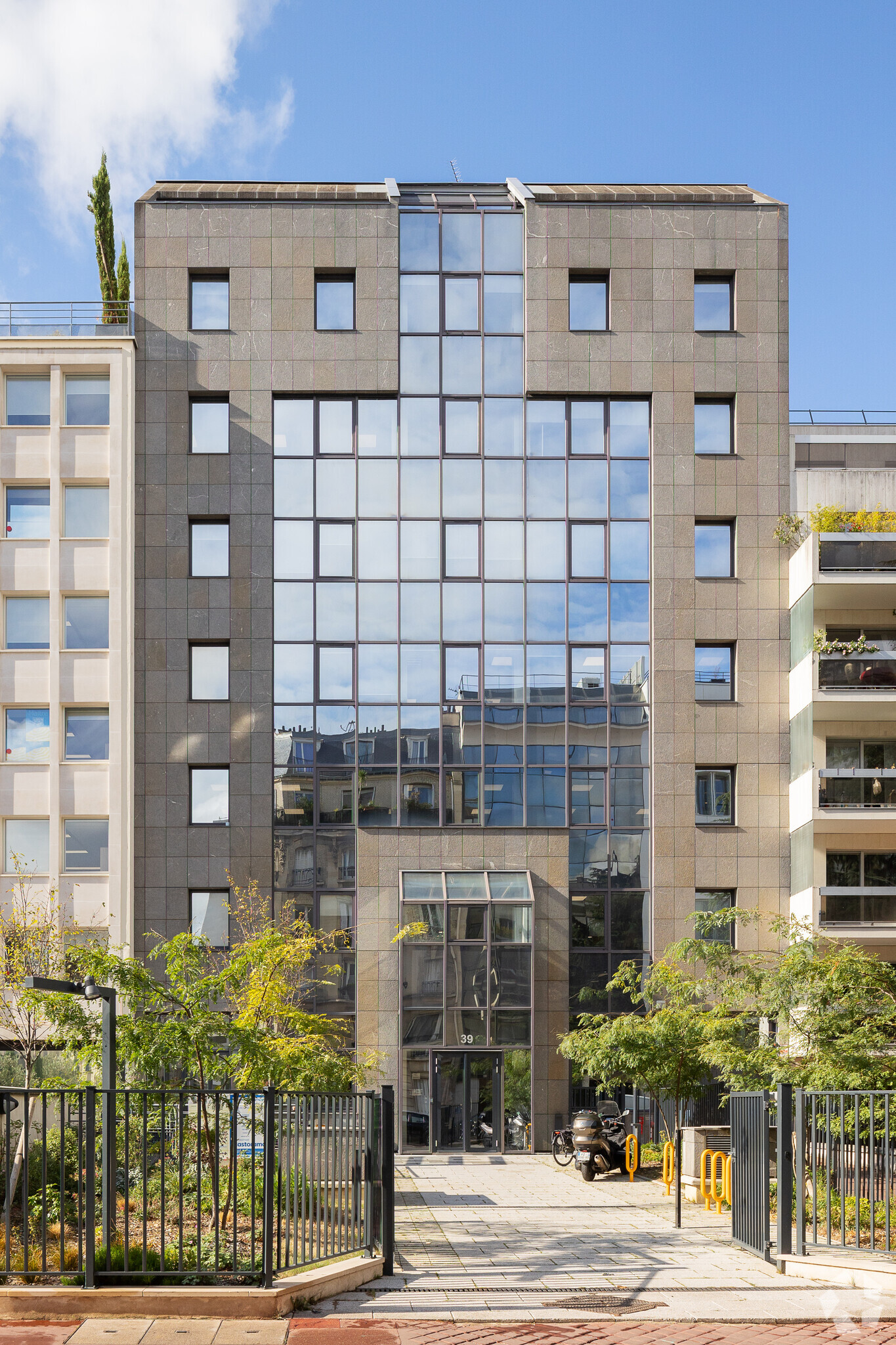 39 Rue Anatole France, Levallois-Perret à louer Photo principale– Image 1 sur 4