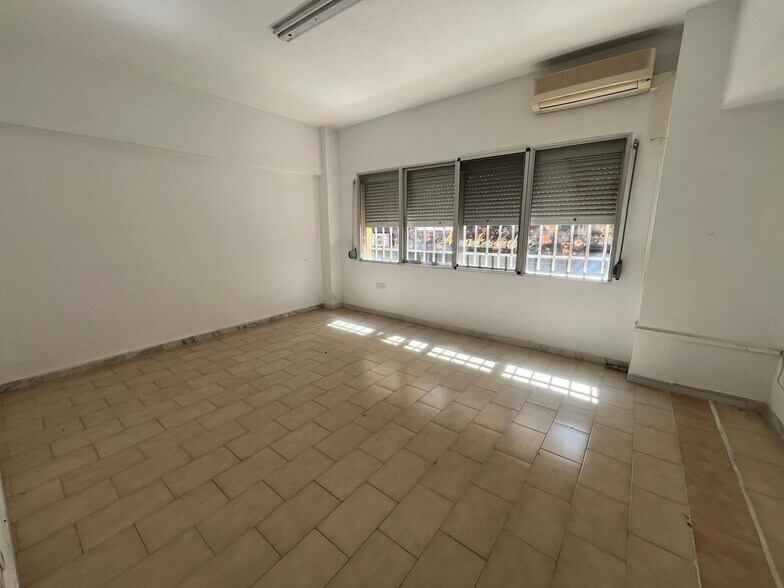 Bureau dans Cáceres, Cáceres à vendre - Photo de l’immeuble – Image 3 sur 7