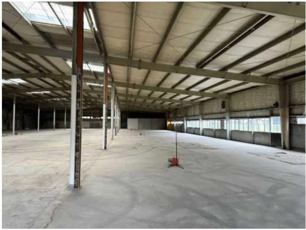 Local d’activités dans Saint-Étienne à louer Photo de l’immeuble– Image 1 sur 3