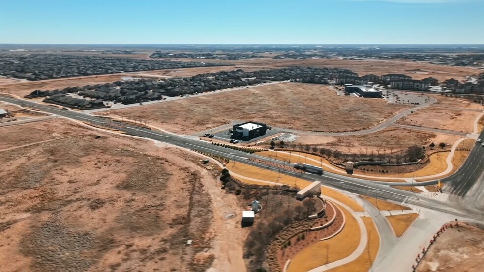 6940 Yukon Rd, Odessa, TX à louer - Vidéo sur l’annonce professionnelle – Image 2 sur 13