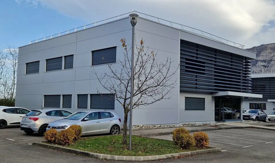 Bureau dans Archamps à vendre - Photo de l’immeuble – Image 2 sur 7