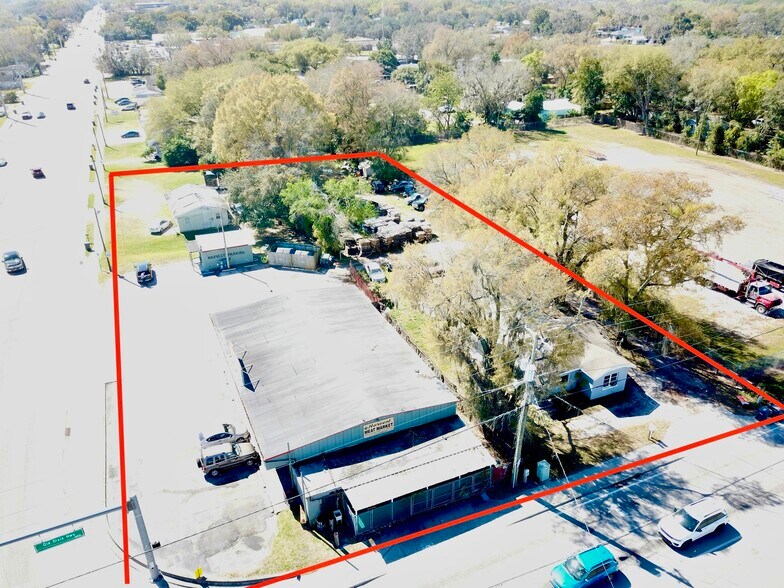 1081 Berkley Rd, Auburndale, FL à vendre - Photo de l’immeuble – Image 3 sur 13