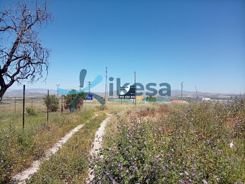 Terrain dans Baza, Granada à vendre - Photo de l’immeuble – Image 3 sur 9