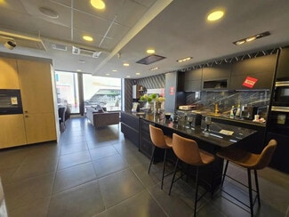 Plus de détails pour Local commercial à louer