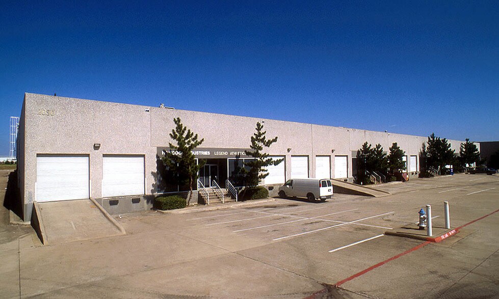 2050 Forest Ln, Garland, TX à louer - Photo de l’immeuble – Image 1 sur 8