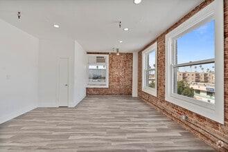 3923 W 6th St, Los Angeles, CA à louer Numérisation 3D Matterport– Image 1 sur 10