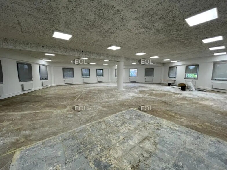 Local d’activités dans Nanterre à louer - Photo de l’immeuble – Image 2 sur 6