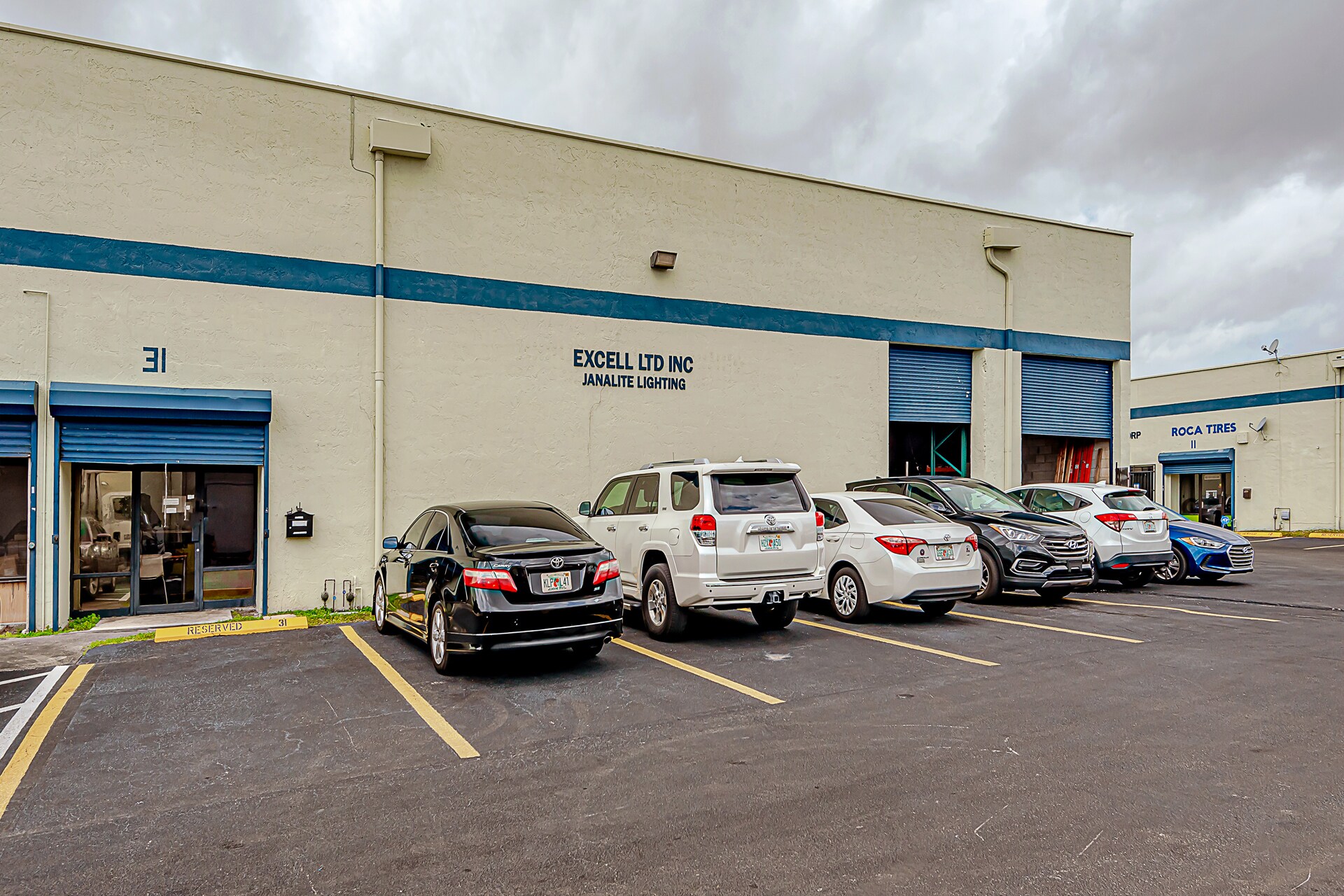 5220 NW 72nd Ave, Miami, FL à louer Photo principale– Image 1 sur 170