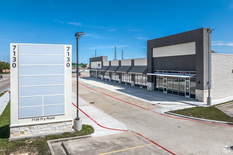 7130 Fry Rd, Cypress, TX à louer - Photo de l’immeuble – Image 3 sur 6
