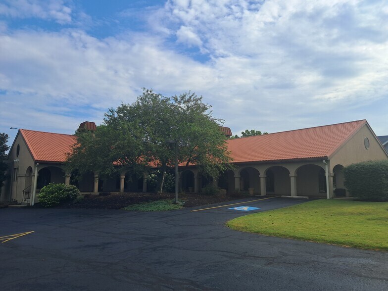 339 W Governor Rd, Hershey, PA à louer - Photo principale – Image 1 sur 8