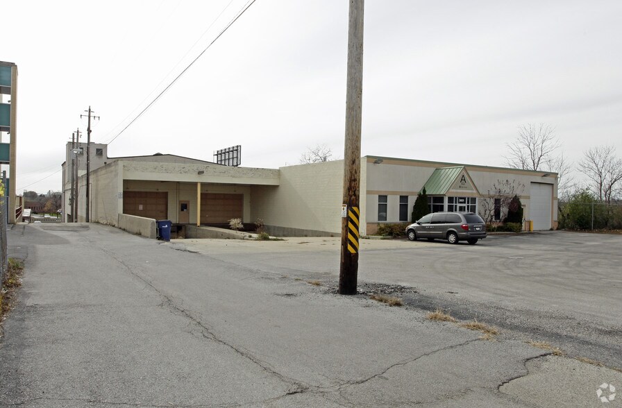 3831 W Wells St, Milwaukee, WI à vendre - Photo de l’immeuble – Image 3 sur 4