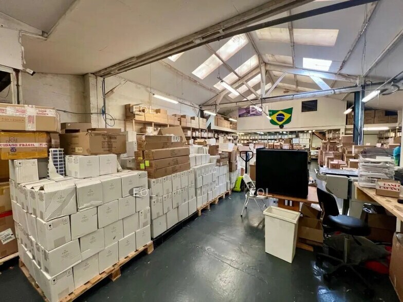 Local d’activités dans Bondy à louer - Photo intérieure – Image 1 sur 8