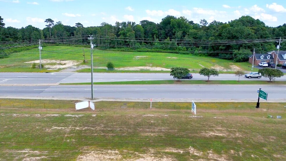 6316 Ramsey St, Fayetteville, NC à vendre - Vidéo sur l’annonce professionnelle – Image 2 sur 4