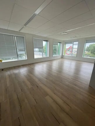 Plus de détails pour Bureau, Industriel/Logistique à louer