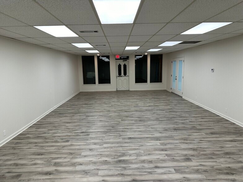 115 Village Pl, Fairfield Bay, AR à louer - Photo intérieure – Image 2 sur 10