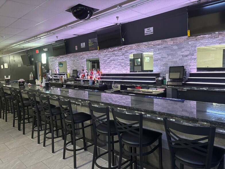 2411 N Summit St, Arkansas City, KS à louer - Photo intérieure – Image 3 sur 5