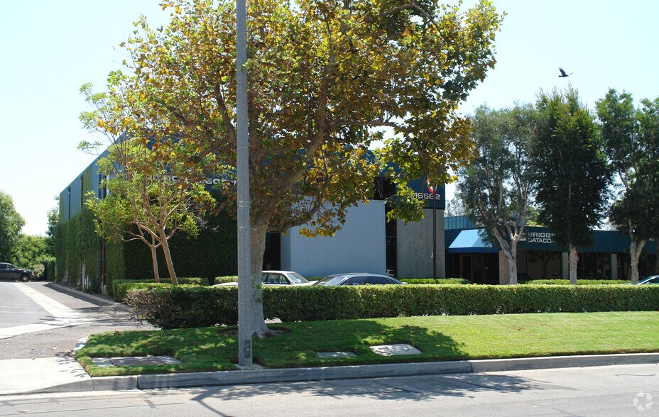 16662-16672 Millikan Ave, Irvine, CA à louer - Photo de l’immeuble – Image 3 sur 5