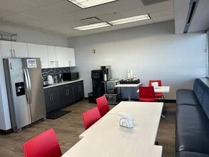 100 Rialto Pl, Melbourne, FL à louer Photo intérieure– Image 1 sur 10