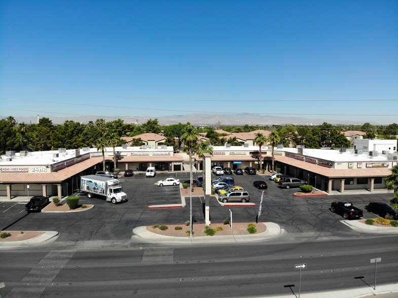 861 N Nellis Blvd, Las Vegas, NV à louer - Photo de l’immeuble – Image 1 sur 4