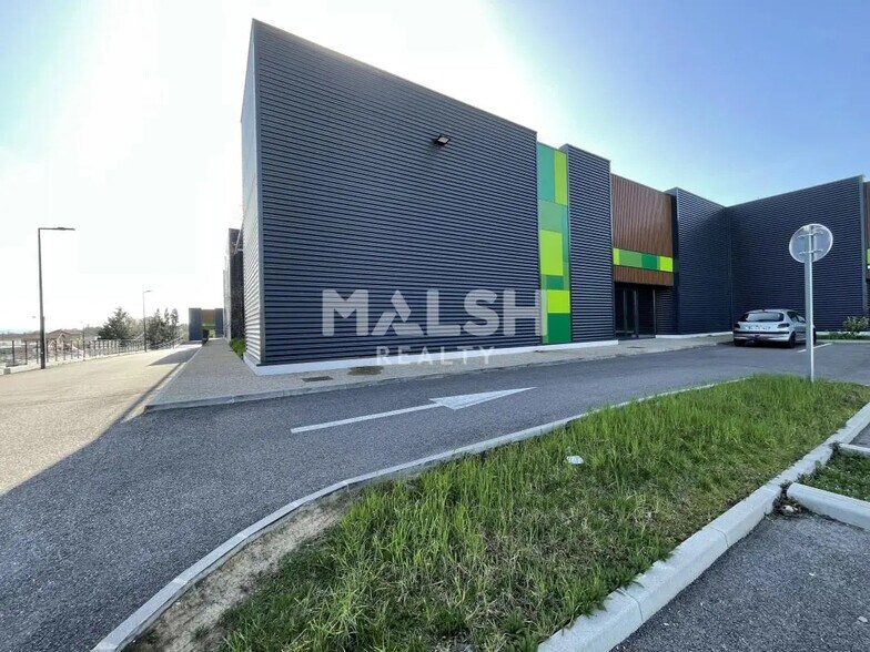 Local commercial dans Anse à louer - Photo de l’immeuble – Image 3 sur 7