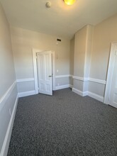 47-61 Langley Rd, Newton, MA à louer Photo intérieure– Image 2 sur 3