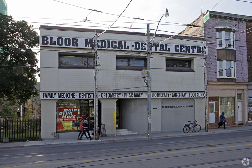 844 Bathurst St, Toronto, ON à louer - Photo principale – Image 1 sur 5