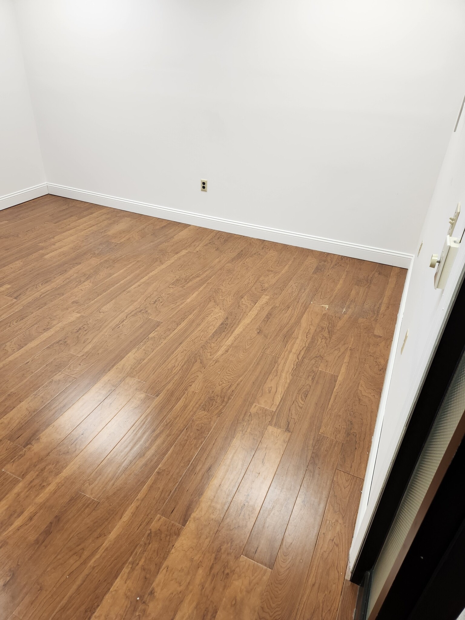 320 Raritan Ave, Highland Park, NJ à louer Photo intérieure– Image 1 sur 3