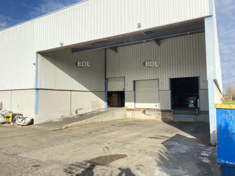 Industriel/Logistique dans Genas à louer - Photo de l’immeuble – Image 2 sur 11