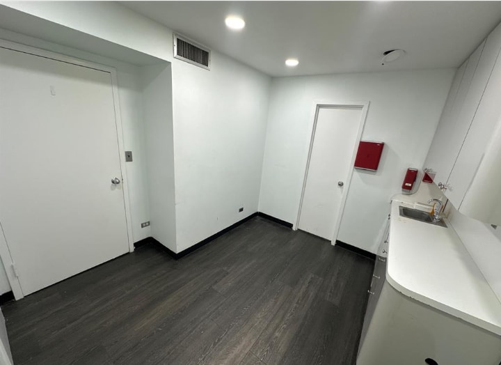 711A-711D Seagirt Ave, Far Rockaway, NY à louer Photo intérieure– Image 1 sur 1