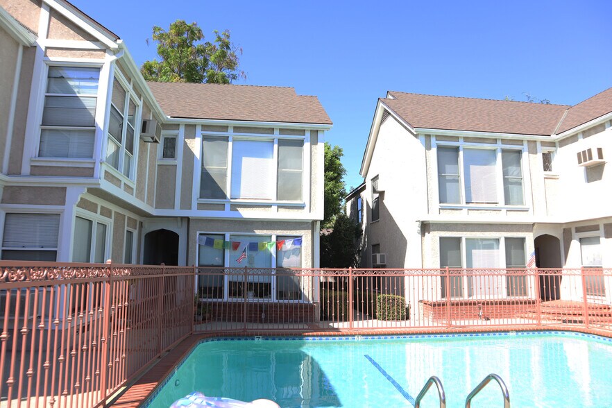 11747-11753 Moorpark St, Studio City, CA à vendre - Photo de l’immeuble – Image 2 sur 19