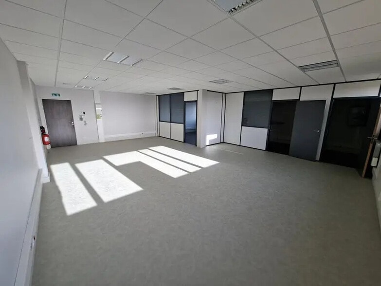 Bureau dans Caen à louer - Photo intérieure – Image 3 sur 11
