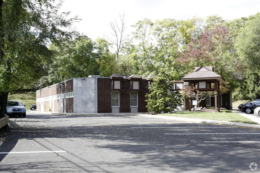 830 Twining Rd, Dresher, PA à louer - Photo de l’immeuble – Image 3 sur 5