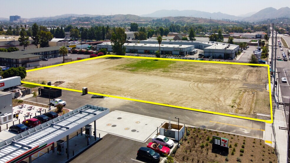 SEC S. Hunts Ln. & W. Redlands Blvd, San Bernardino, CA à louer - Photo de l’immeuble – Image 2 sur 3