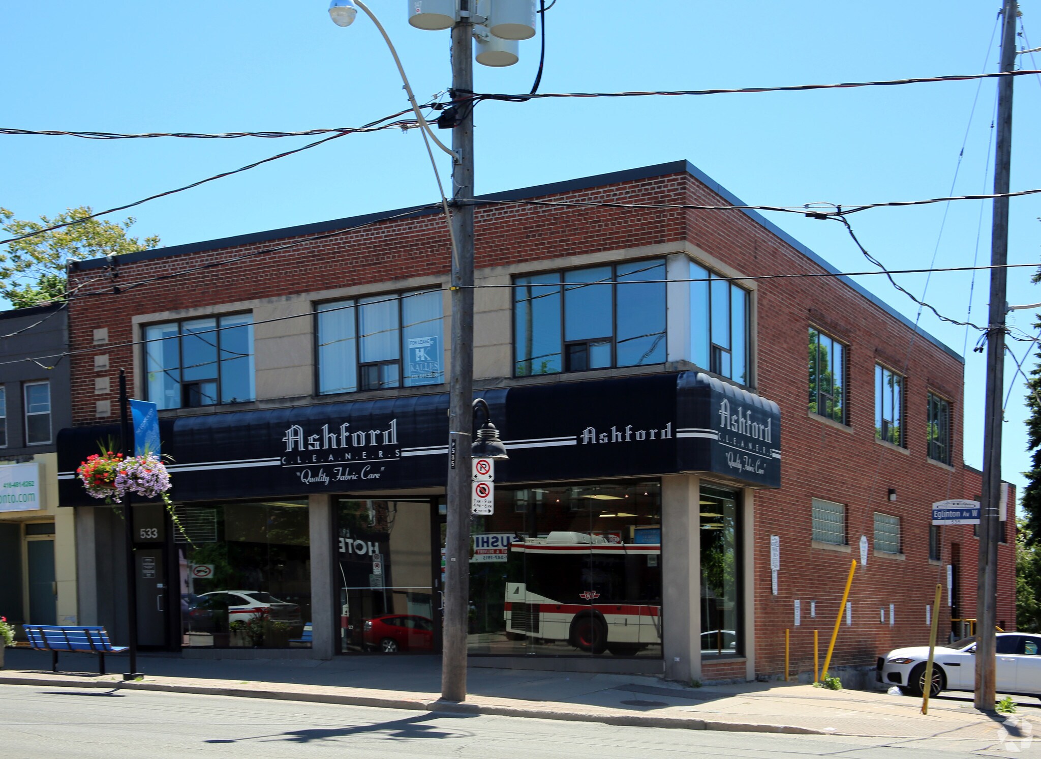 533-535 Eglinton Ave W, Toronto, ON à louer Photo principale– Image 1 sur 3