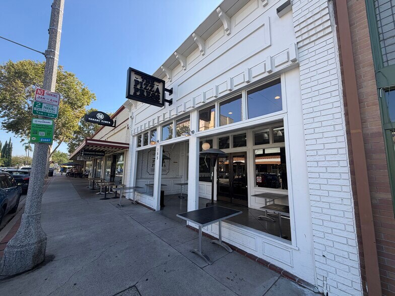 155 N Glassell St, Orange, CA à vendre - Photo de l’immeuble – Image 2 sur 12