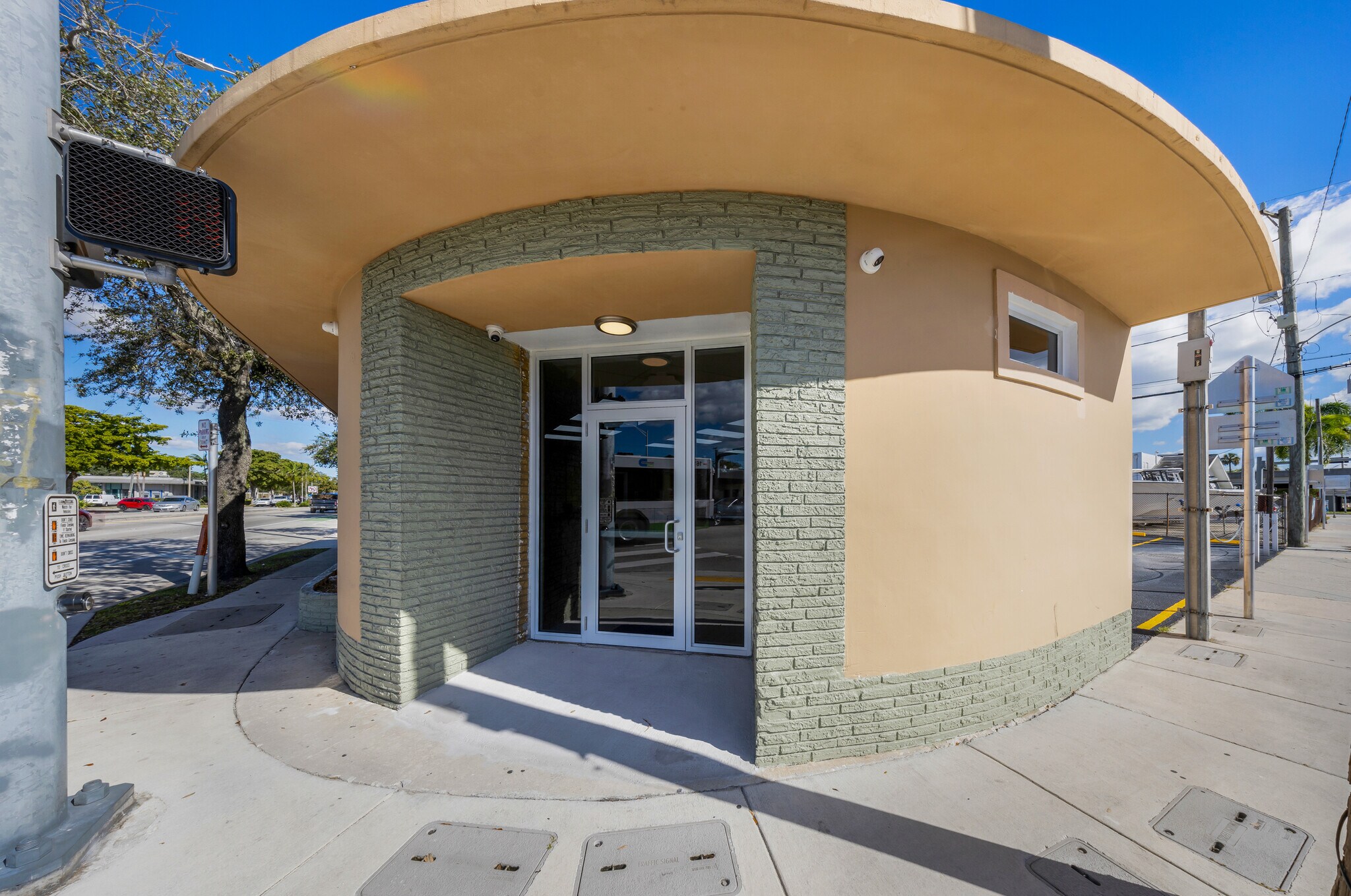 12501-12505 NW 7th Ave, North Miami, FL à louer Photo de l’immeuble– Image 1 sur 12